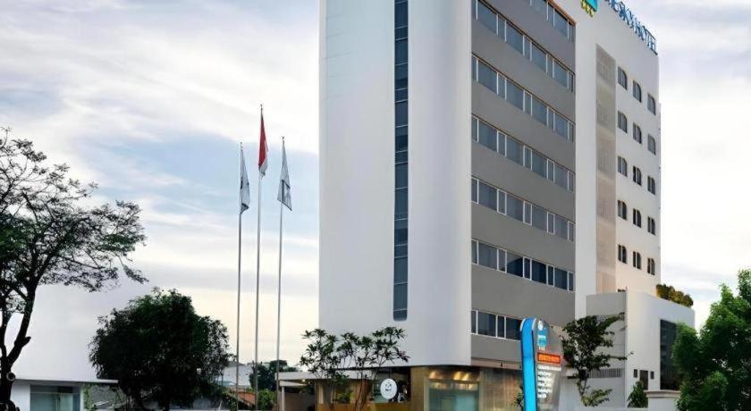 Blue Sky Hotel Petamburan Giacarta Esterno foto